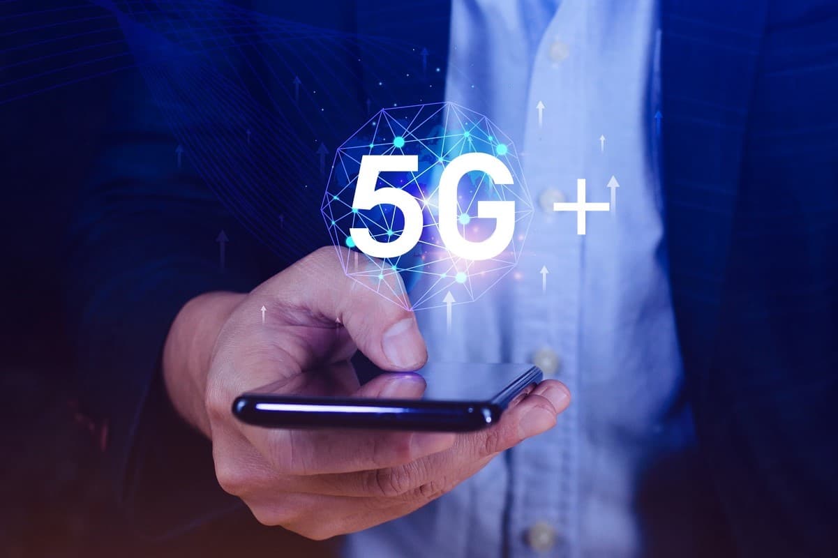 Un petit symbole à côté de "5G" – que signifie cette nouvelle norme beaucoup plus rapide ?