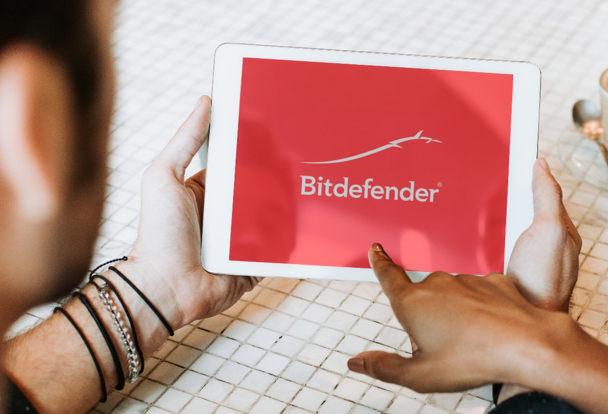 Le logo de Bitdefender sur une tablette.