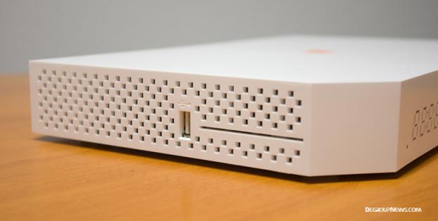 Côté gauche du décodeur Orange Sagem UHD 86