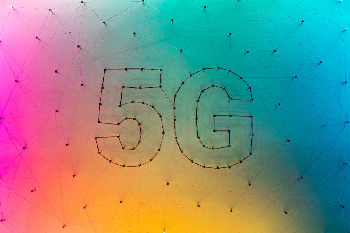 En septembre, Free a déployé le plus d'antennes 5G sur la bande de fréquences la plus rapide